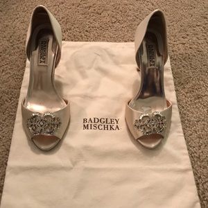 Badgley Mischka designer heels size 6.5 (ivory)
